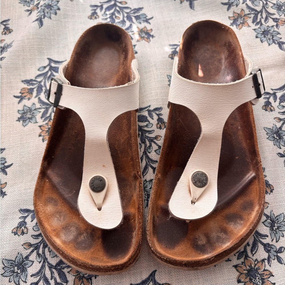 Birkenstock White and Brown Sandals Gizeh Graceful Pearl White womens size 7